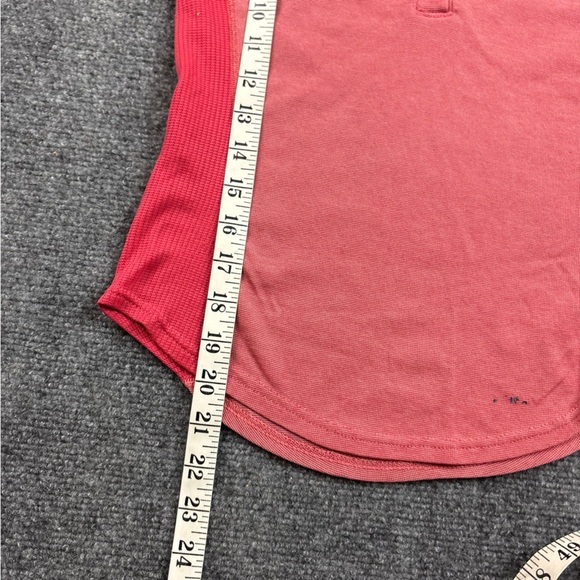 PATAGONIA Women’s Red short sleeve Capilene 1/4 Button down layer shirt Small - Picture 8 of 9